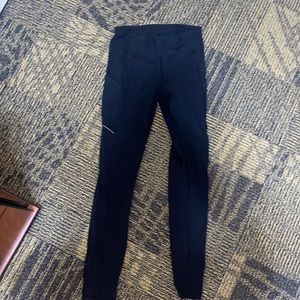 Lululemon leggings with pockets size 6!